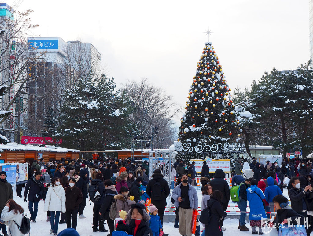 人山人海的札幌雪祭