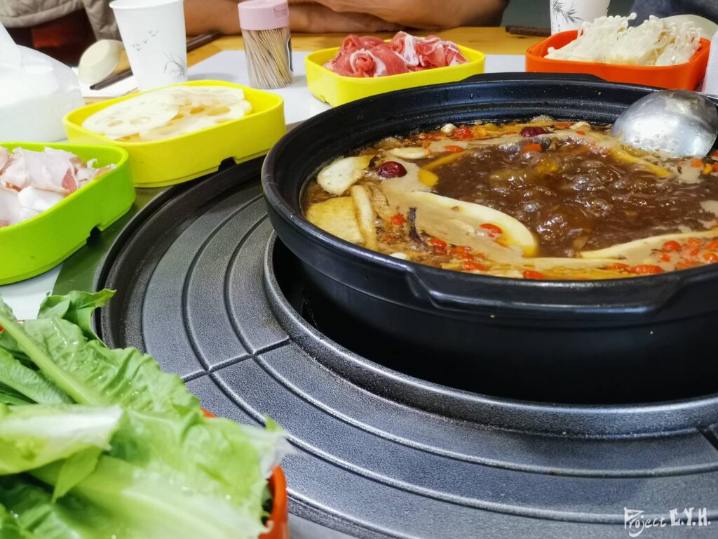 珠峰小鎮，氂牛火鍋